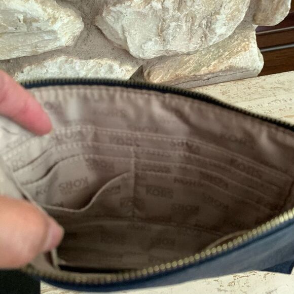 Michael Kors wristlet - Picture 5 of 10